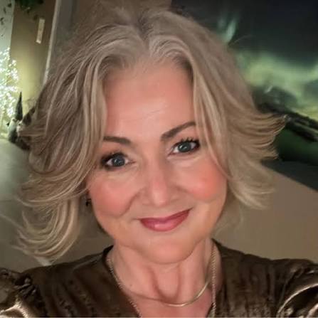 Kylie R. , 53